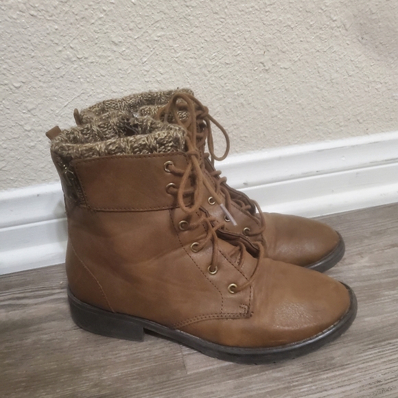 boots - Picture 3 of 4